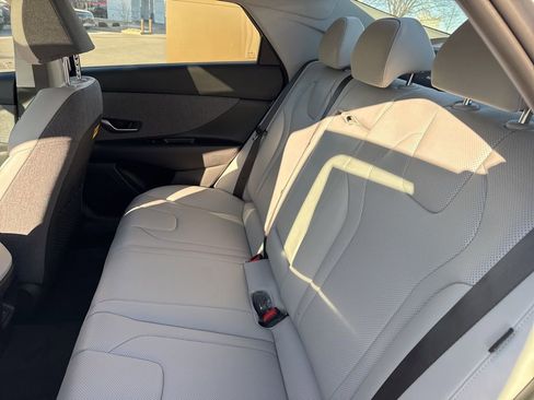 New 2025 Hyundai Elantra Limited w/ Cargo Package image 17