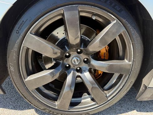 Used 2011 Nissan GT-R Premium AWD/4WD image 23