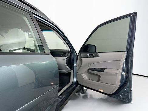 Used 2013 Subaru Forester 2.5X Premium w/ Popular Pkg 2 image 30