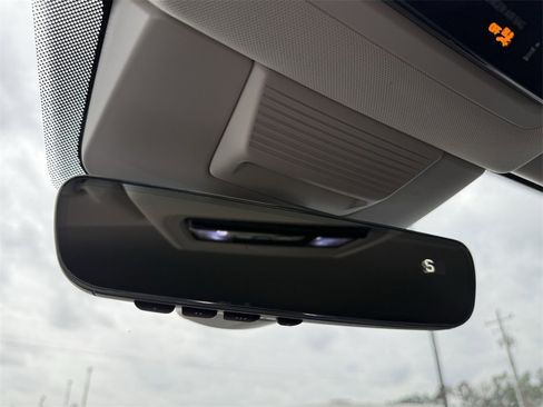 New 2026 Volkswagen Tiguan SE image 22