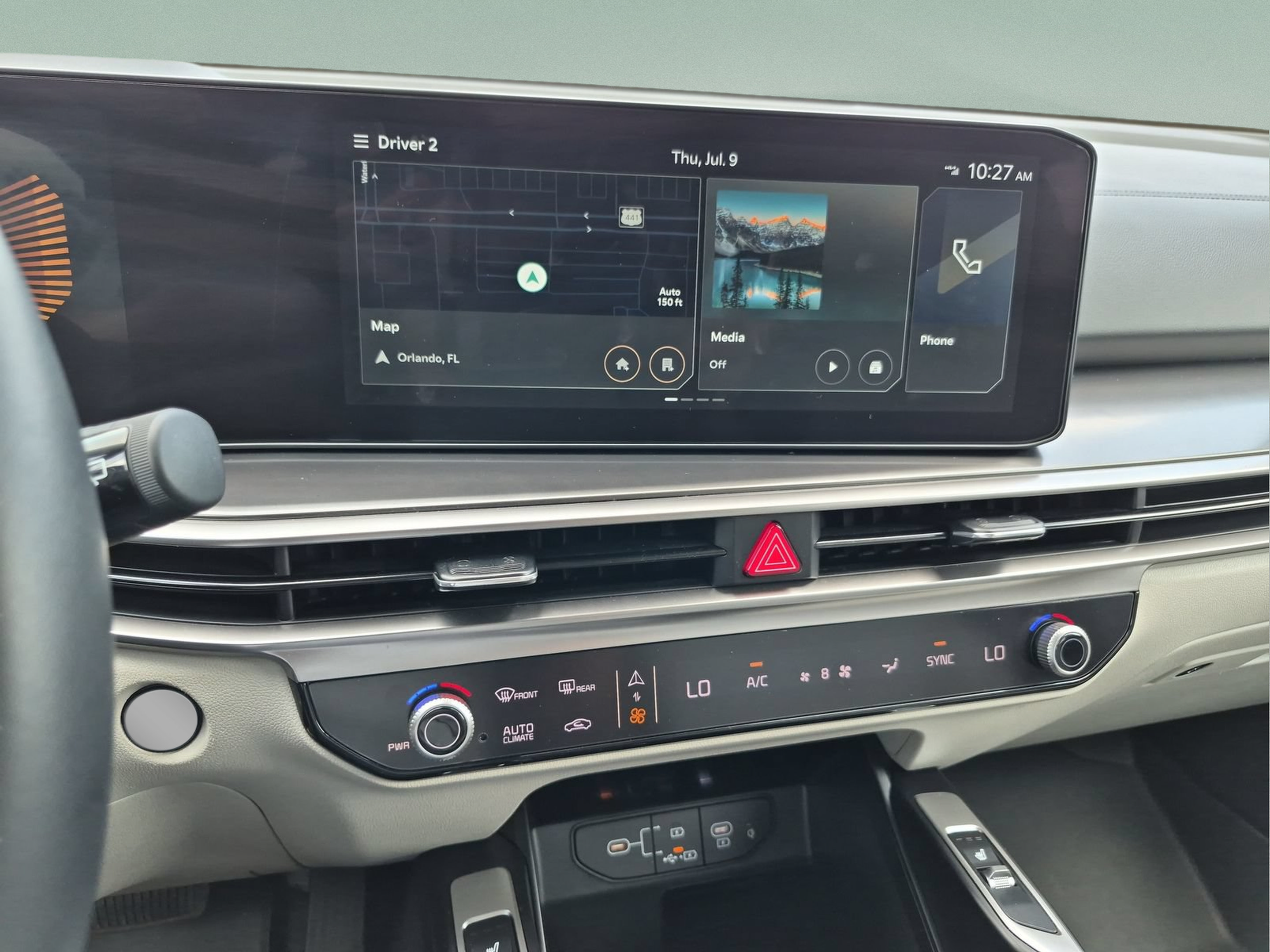 Certified 2025 Kia Sorento S FWD image 13