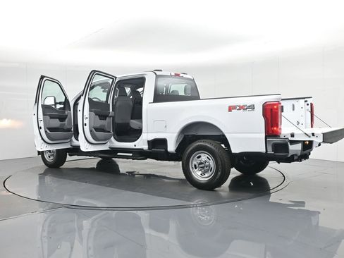 New 2026 Ford F250 XL w/ FX4 Off-Road Package image 35