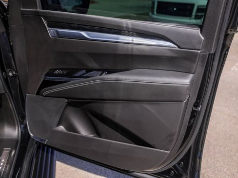 Used 2025 Cadillac Escalade V image 29