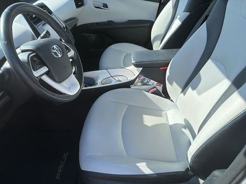 Used 2017 Toyota Prius Four Touring w/ Premium Convenience Package FWD image 4