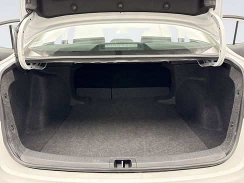 Used 2025 Toyota Corolla LE image 20