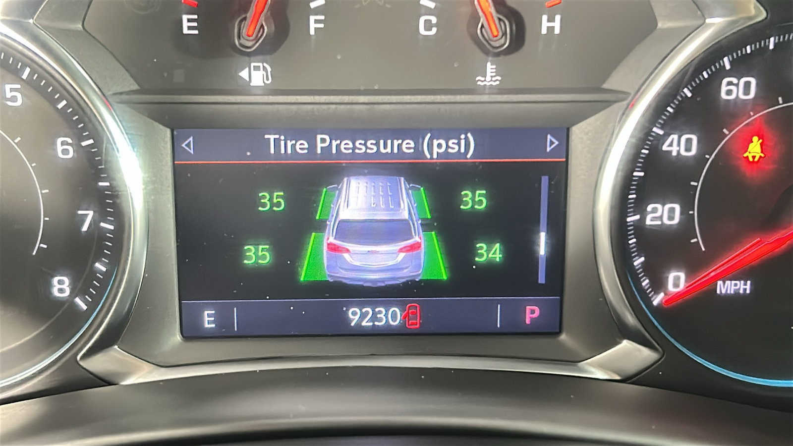 Used 2022 Chevrolet Equinox Premier AWD/4WD image 23