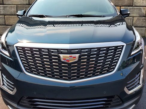 Used 2025 Cadillac XT5 Premium Luxury w/ LPO, Floor Liner Package AWD/4WD image 9