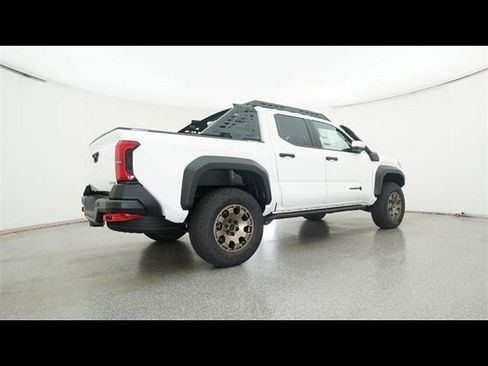 Used 2025 Toyota Tacoma Trailhunter image 25