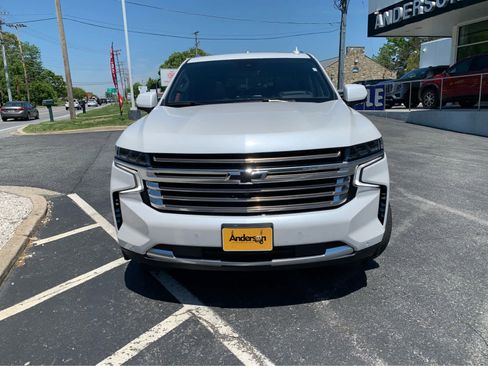 Used 2024 Chevrolet Tahoe High Country AWD/4WD image 2