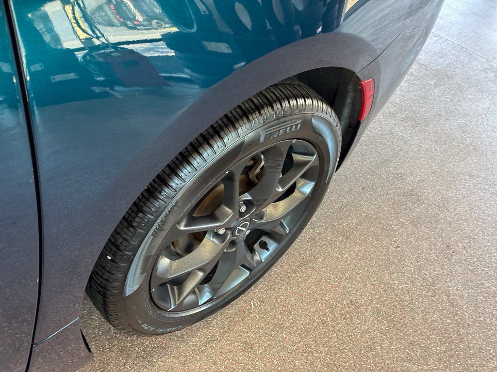 Certified 2025 Chrysler Pacifica Limited FWD image 7