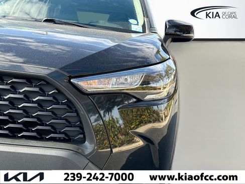 Used 2024 Toyota Corolla Cross LE image 9