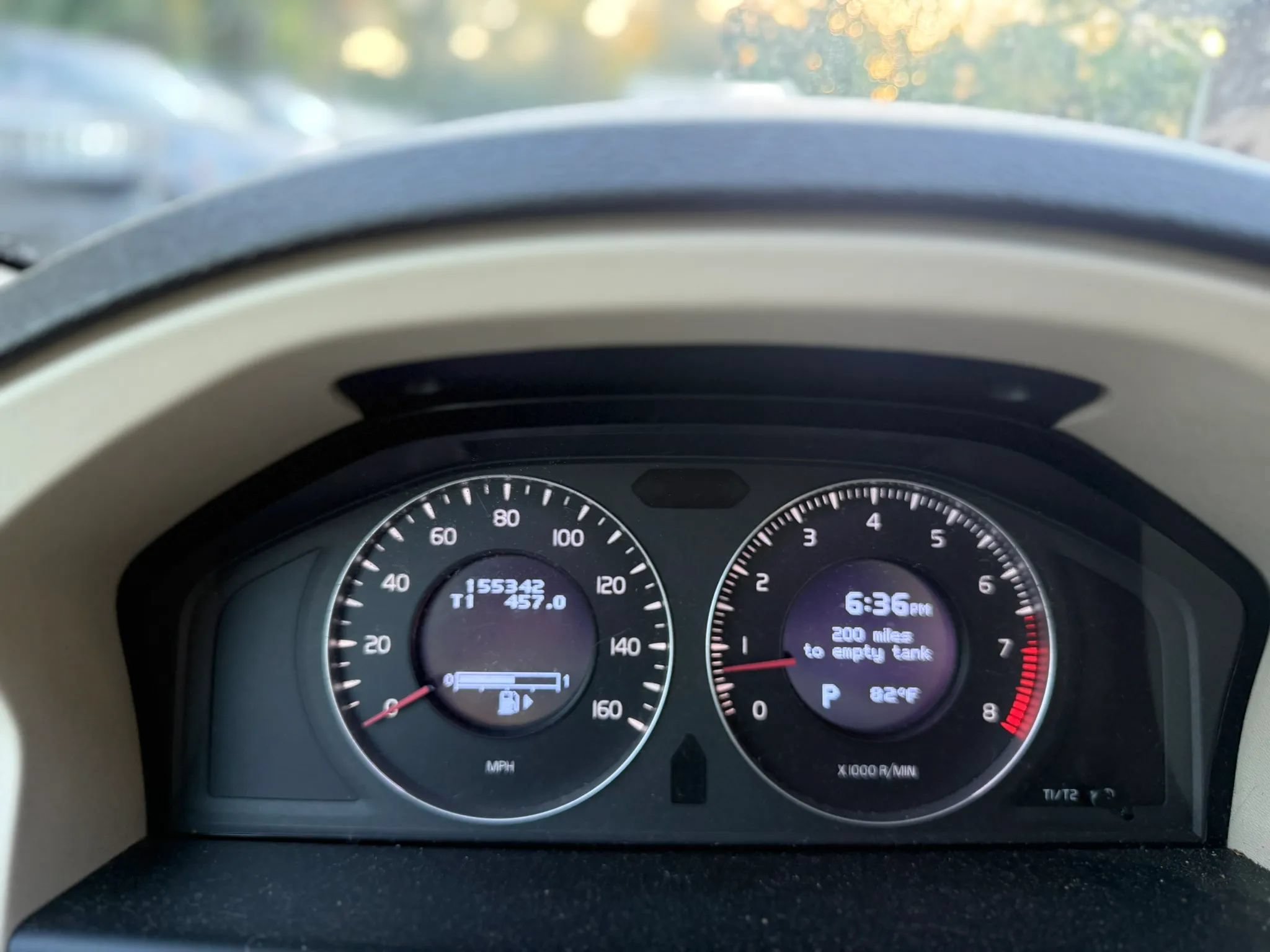 Used 2010 Volvo V70 R-Design FWD image 4