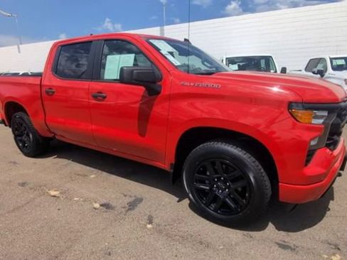 Certified 2022 Chevrolet Silverado 1500 Custom RWD image 2