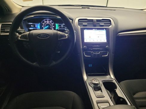 Used 2019 Ford Fusion SE FWD image 22