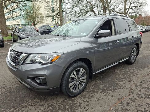 Used 2020 Nissan Pathfinder SL w/ Cargo Package AWD/4WD image 3