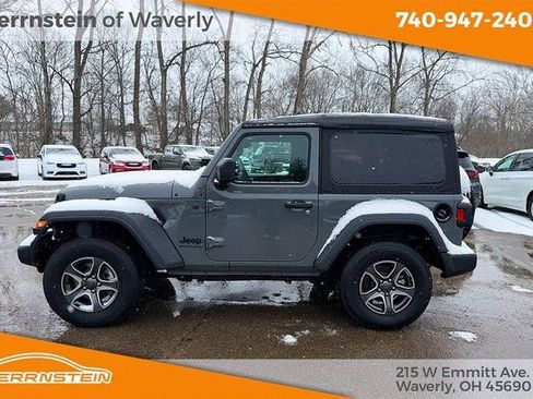 Used 2023 Jeep Wrangler Sport S image 4
