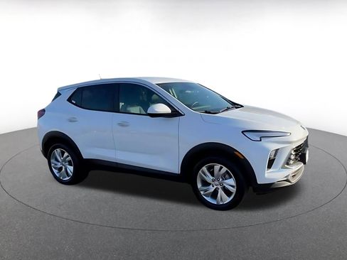 Used 2025 Buick Encore GX Preferred image 2