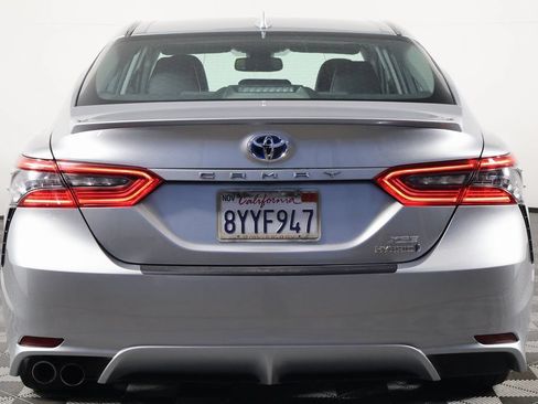 Used 2022 Toyota Camry XSE w/ Navigation Upgrade Package FWD image 5
