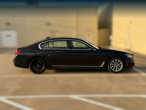 Used 2016 BMW 750i xDrive image 10