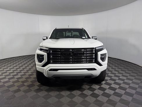 Used 2023 GMC Canyon Denali image 11