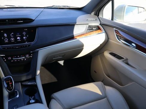 Used 2017 Cadillac XT5 Premium Luxury image 20