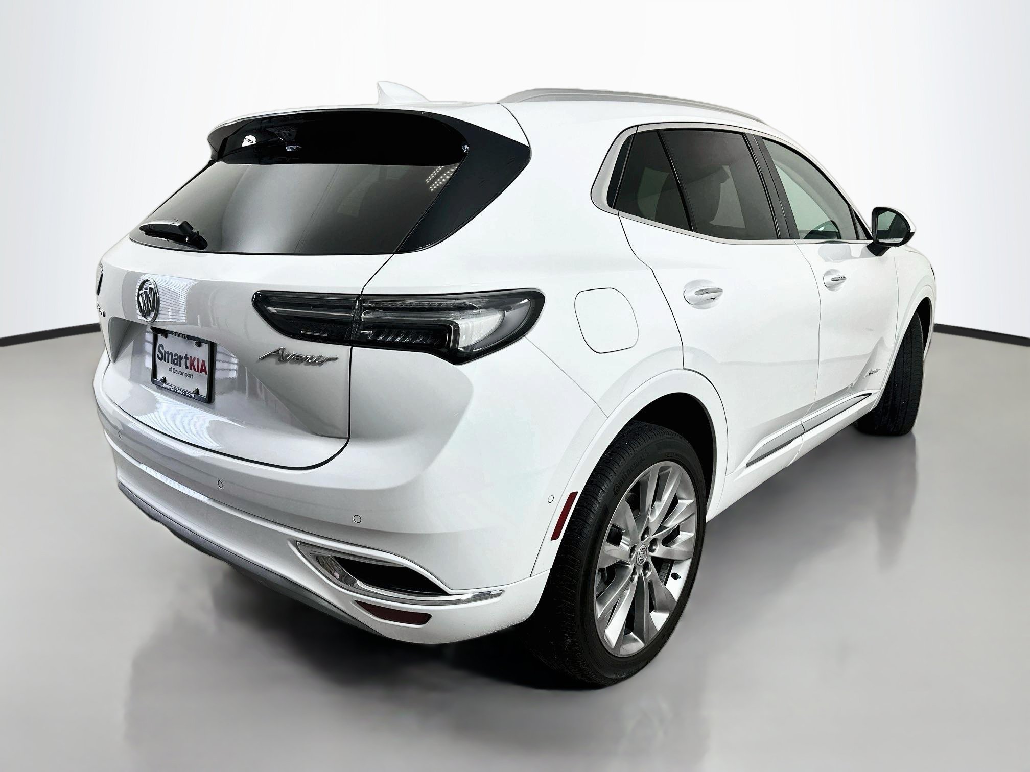 Used 2022 Buick Envision Avenir w/ Technology Package II FWD image 7