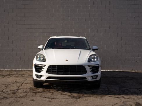 Certified 2018 Porsche Macan image 9
