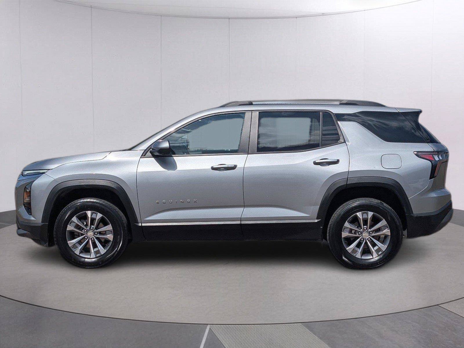 Used 2025 Chevrolet Equinox LT w/ Convenience Package II FWD image 2
