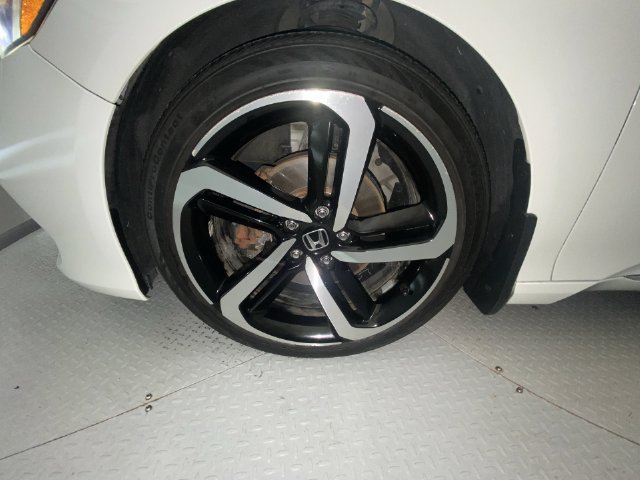 Used 2019 Honda Accord Touring image 10