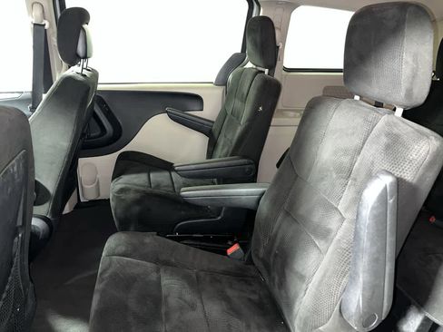 Used 2012 Dodge Grand Caravan SXT image 26