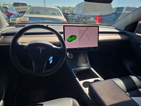 Used 2022 Tesla Model Y Long Range AWD/4WD image 3