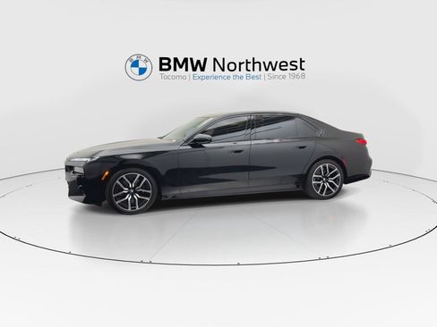 Used 2026 BMW 760i xDrive w/ Executive Package AWD/4WD image 10