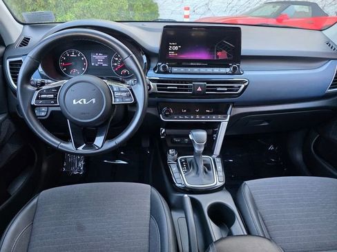 Used 2023 Kia Seltos Nightfall Edition image 11