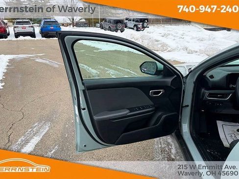 Used 2025 Kia K4 LXS image 13