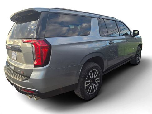 Used 2023 GMC Yukon XL AT4 w/ AT4 Premium Package AWD/4WD image 4