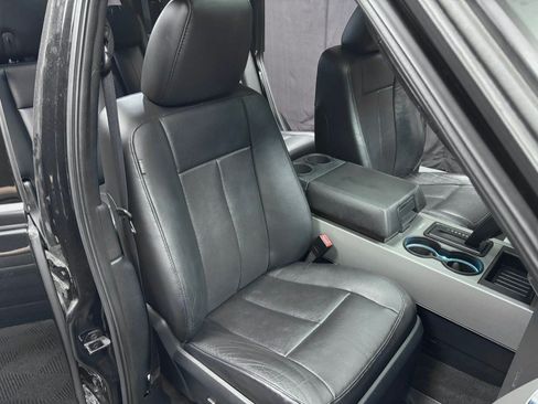 Used 2015 Ford Expedition XLT w/ Equipment Group 202A AWD/4WD image 33