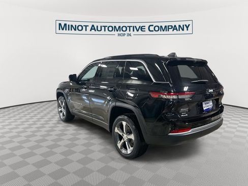 New 2026 Jeep Grand Cherokee Limited w/ Luxury Tech Group II AWD/4WD image 6