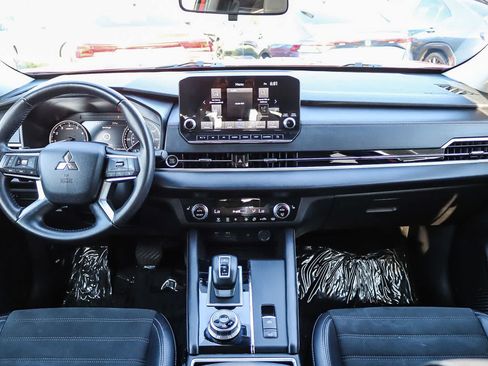 Used 2024 Mitsubishi Outlander SE AWD/4WD image 12