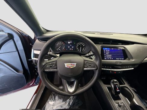 Used 2023 Cadillac XT4 Premium Luxury AWD/4WD image 13