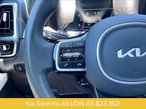 Used 2023 Kia Sorento LX FWD image 18