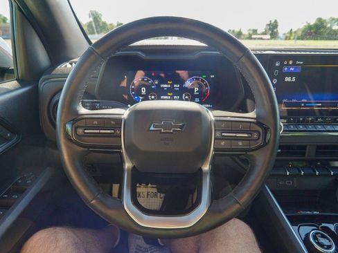 Used 2025 Chevrolet Colorado Trail Boss AWD/4WD image 18
