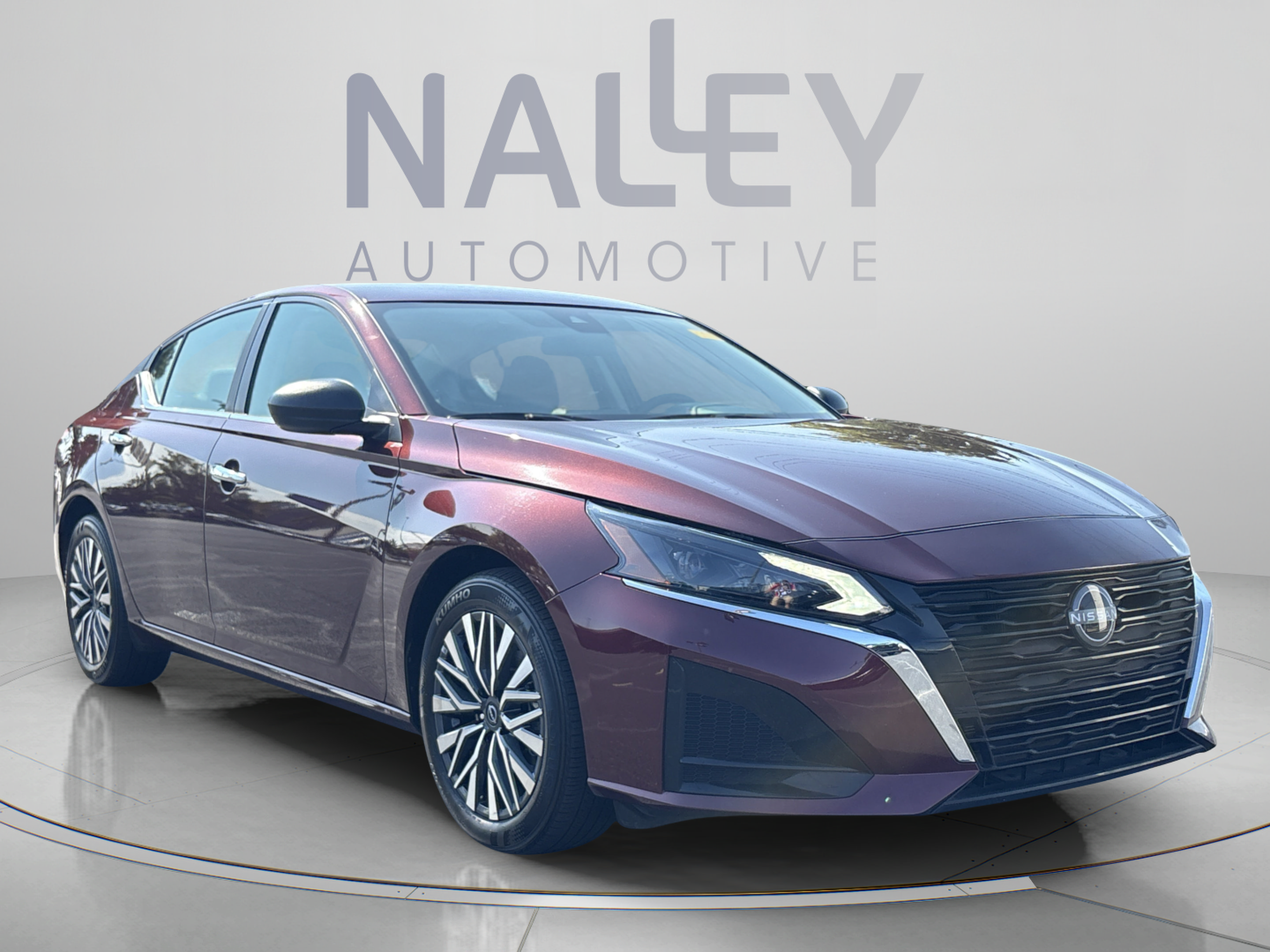 Used 2025 Nissan Altima 2.5 SV FWD image 7