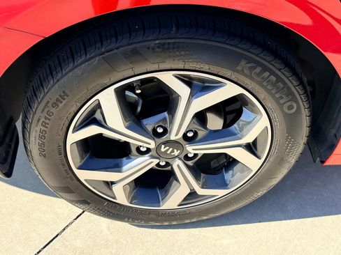 Used 2021 Kia Forte LXS image 11