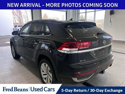 Used 2022 Volkswagen Atlas Cross Sport SE w/ Panoramic Sunroof Package image 3