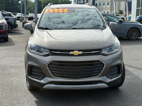 Used 2022 Chevrolet Trax LT w/ Driver Confidence Package AWD/4WD image 2