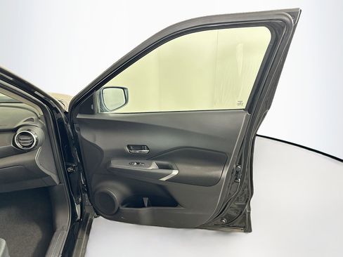 Used 2024 Nissan Kicks SV image 32