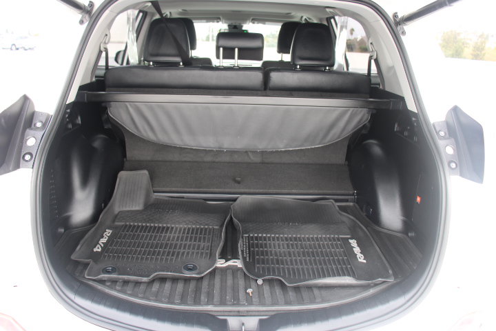 Used 2017 Toyota RAV4 Limited w/ Advanced Technology Package AWD/4WD image 15