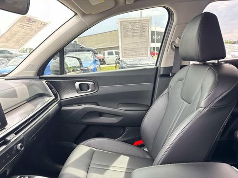 Used 2025 Kia Sorento S w/ Panoramic Sunroof Package FWD image 23