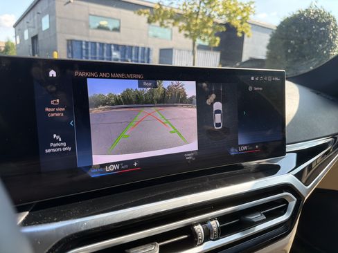 Used 2023 BMW i4 eDrive40 w/ Premium Package RWD image 37