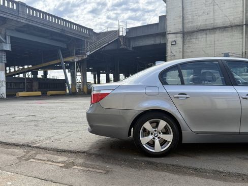 Used 2007 BMW 530xi Sedan AWD/4WD image 21
